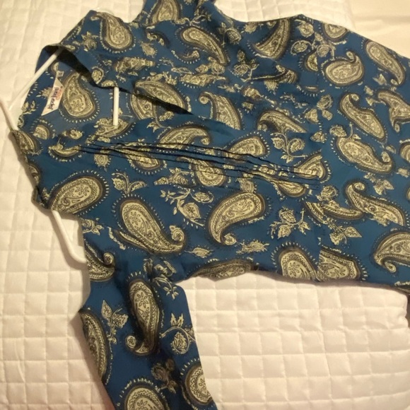 Summer dress with cut out shoulders - Picture 3 of 3